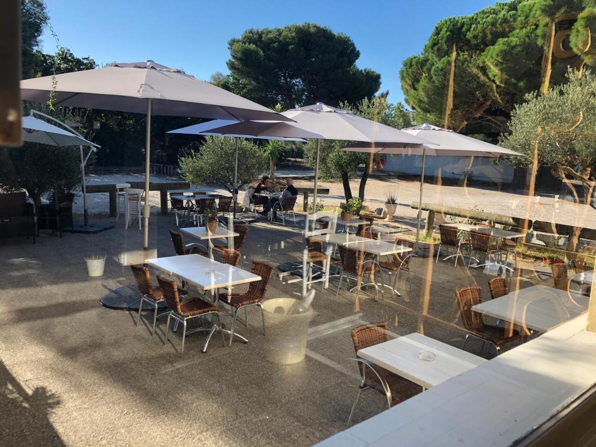 Hotel Restaurant La Plage Port-Saint-Louis-du-Rhône Dış mekan fotoğraf